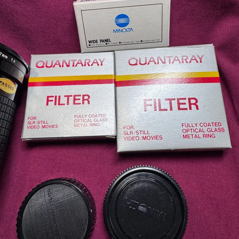 Quantaray 35-200mm Automatic Zoom Lens w/Original Box & Lens case & Filters